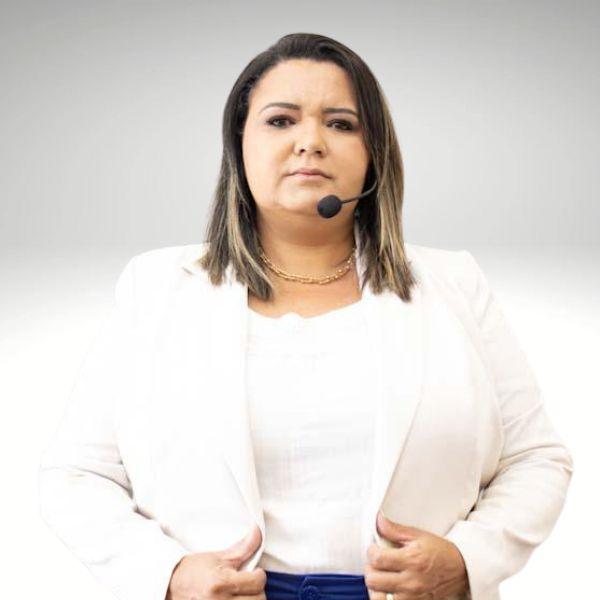 Palestrante Júnia Marise de Araújo